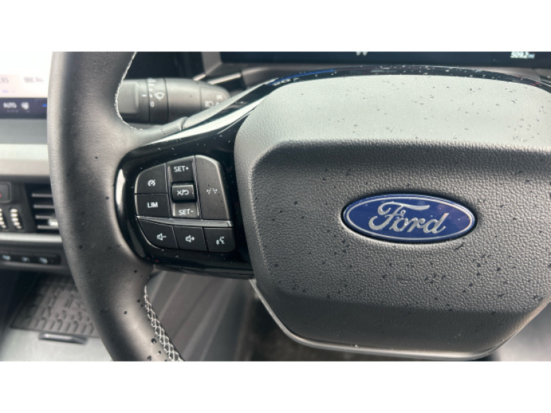 Ford Transit Courier E-Transit Courier 100kW 43kWh Limited Van Auto